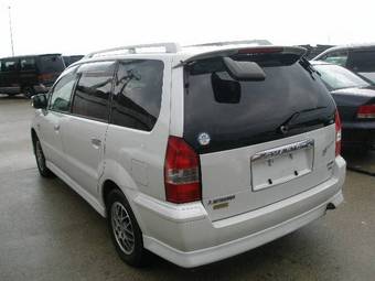 2000 Mitsubishi Chariot Grandis Photos