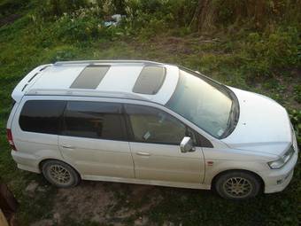 2000 Mitsubishi Chariot Grandis Photos