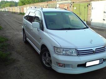 2000 Mitsubishi Chariot Grandis Pictures