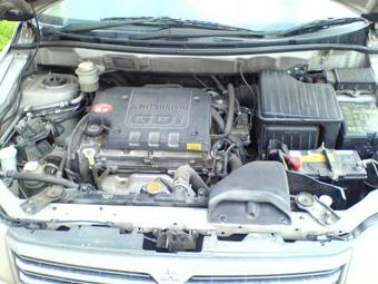 2000 Mitsubishi Chariot Grandis Photos