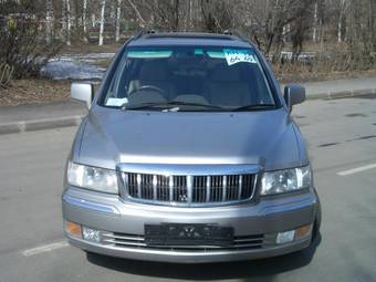 2000 Mitsubishi Chariot Grandis Pictures
