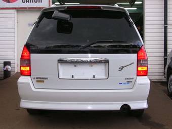 2000 Mitsubishi Chariot Grandis Pictures