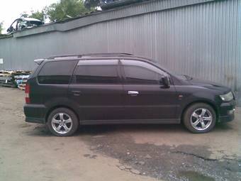 2000 Mitsubishi Chariot Grandis Pictures