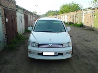 2000 Mitsubishi Chariot Grandis Pictures