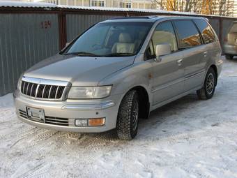 2000 Mitsubishi Chariot Grandis