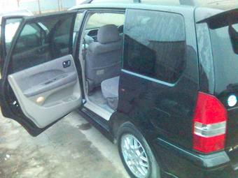 2000 Mitsubishi Chariot Grandis Photos