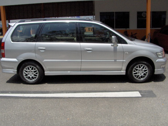 2001 Mitsubishi Chariot Grandis For Sale