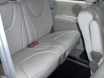 2001 Mitsubishi Chariot Grandis Pictures