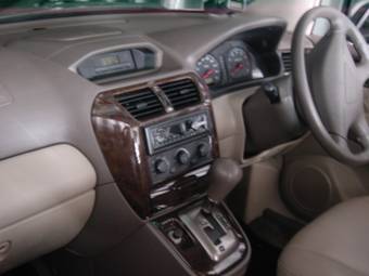 2001 Mitsubishi Chariot Grandis Photos