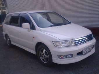 2001 Mitsubishi Chariot Grandis Photos