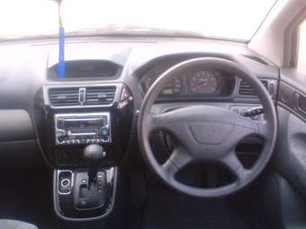 2001 Mitsubishi Chariot Grandis Pictures