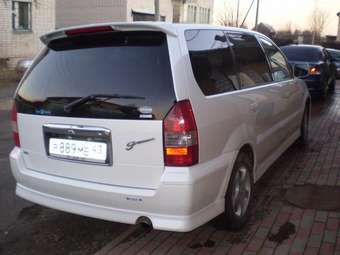 2001 Mitsubishi Chariot Grandis Pictures