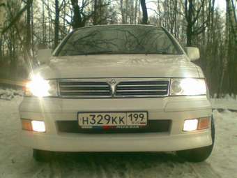 2001 Mitsubishi Chariot Grandis Pics
