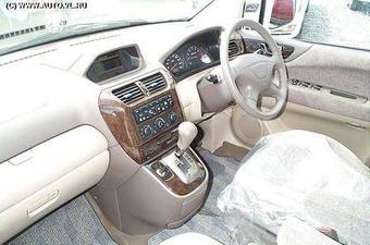 2001 Mitsubishi Chariot Grandis Pictures