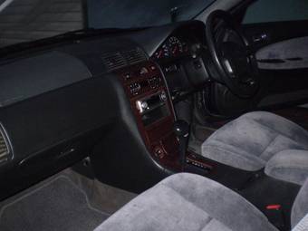 2001 Mitsubishi Chariot Grandis Photos