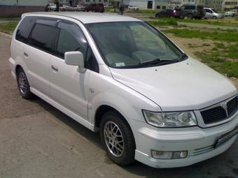 2001 Mitsubishi Chariot Grandis Images