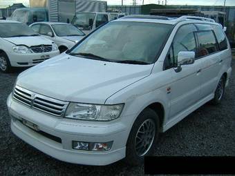 2001 Mitsubishi Chariot Grandis Images