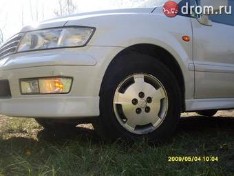 2001 Mitsubishi Chariot Grandis Photos