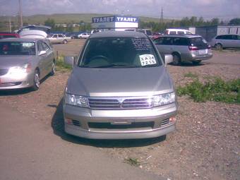 2001 Mitsubishi Chariot Grandis Photos