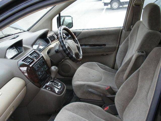 2002 Mitsubishi Chariot Grandis