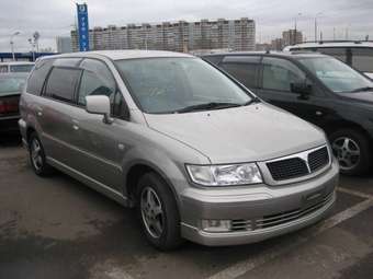 2002 Mitsubishi Chariot Grandis