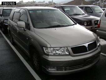 2002 Mitsubishi Chariot Grandis Pictures