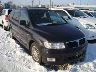 2002 Mitsubishi Chariot Grandis Pictures