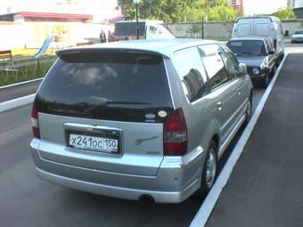 2002 Mitsubishi Chariot Grandis Photos