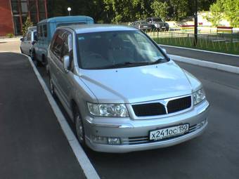 2002 Mitsubishi Chariot Grandis Photos