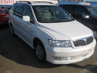 2002 Mitsubishi Chariot Grandis Pics