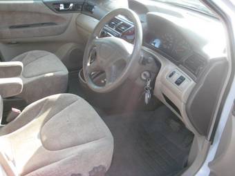 2002 Mitsubishi Chariot Grandis Photos