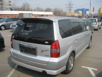 2002 Mitsubishi Chariot Grandis Photos