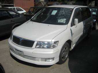 2002 Mitsubishi Chariot Grandis Photos