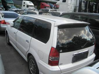 2002 Mitsubishi Chariot Grandis Photos
