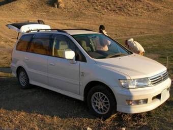 2002 Mitsubishi Chariot Grandis