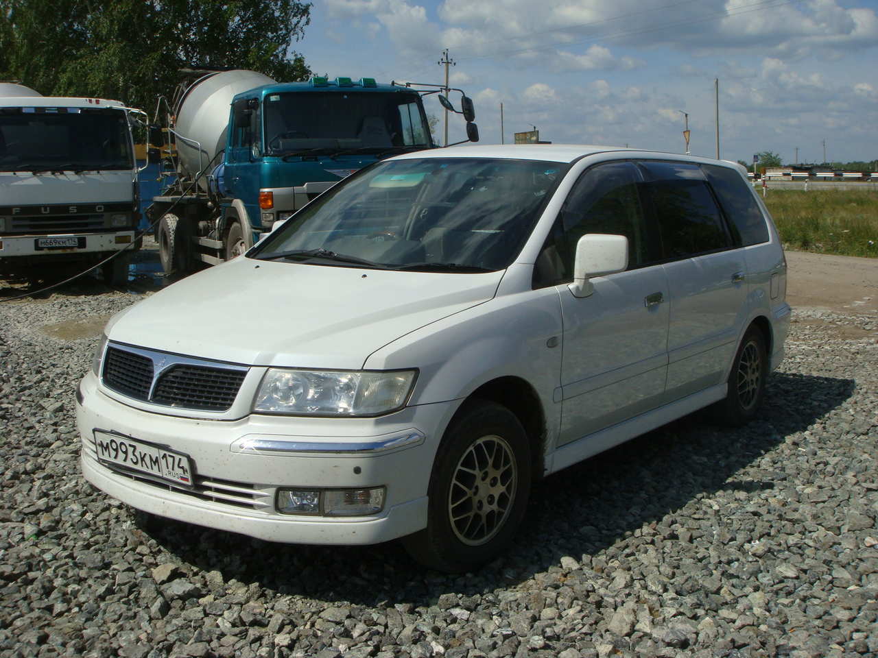 2002 Mitsubishi Chariot Grandis