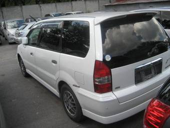 2004 Mitsubishi Chariot Grandis Photos