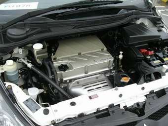 2005 Mitsubishi Chariot Grandis Photos