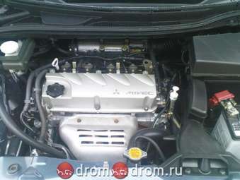 2005 Mitsubishi Chariot Grandis Pictures