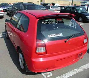 2000 Mitsubishi Colt Pictures