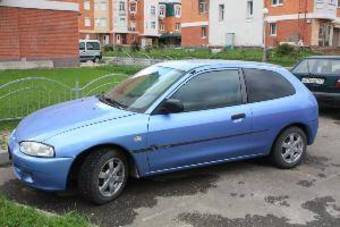 2000 Mitsubishi Colt Pics