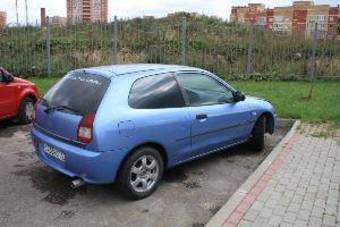 2000 Mitsubishi Colt Pictures