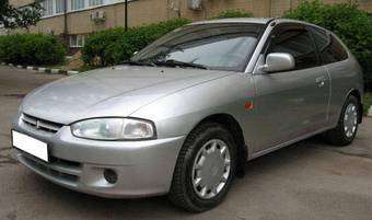 2000 Mitsubishi Colt Pictures