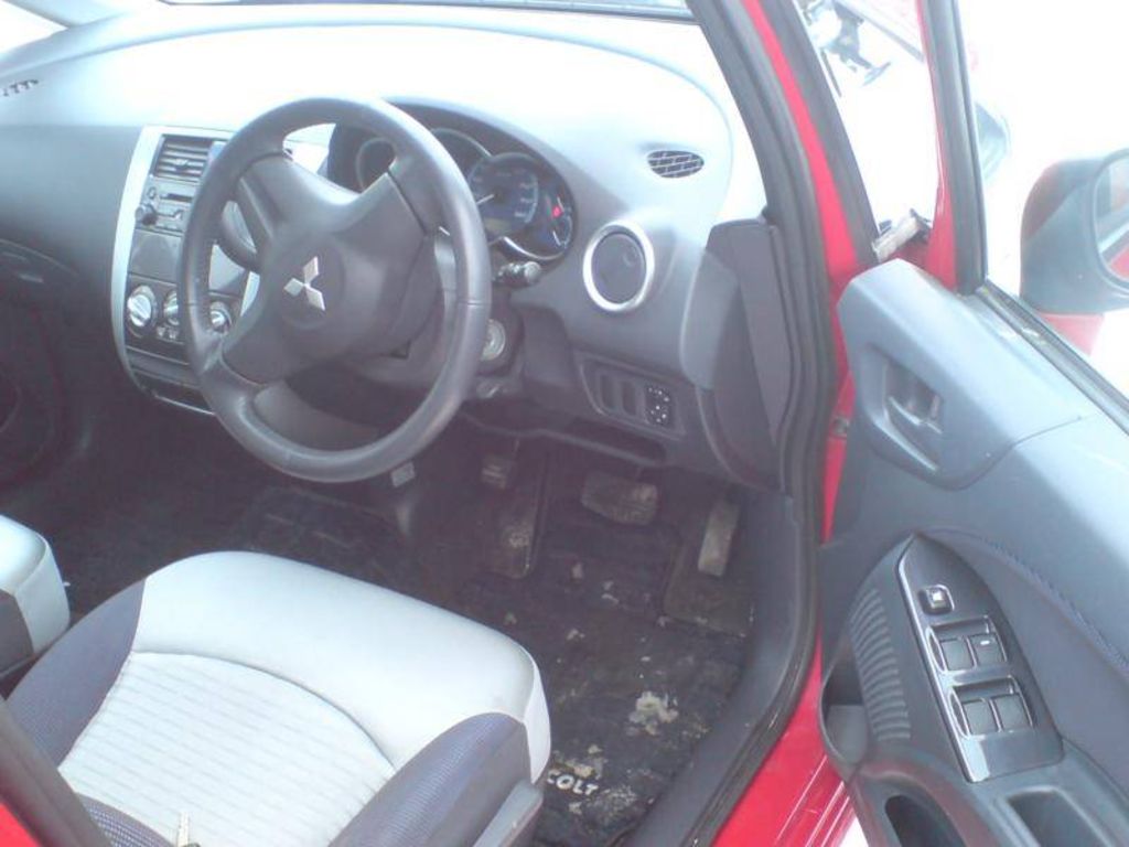 2002 Mitsubishi Colt