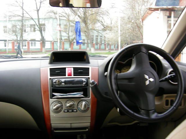 2002 Mitsubishi Colt