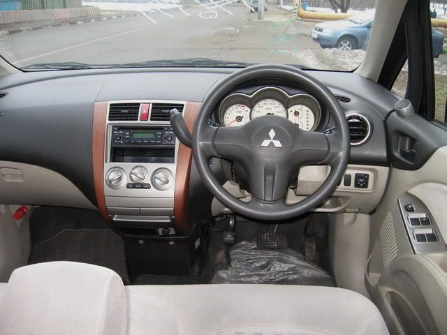 2002 Mitsubishi Colt