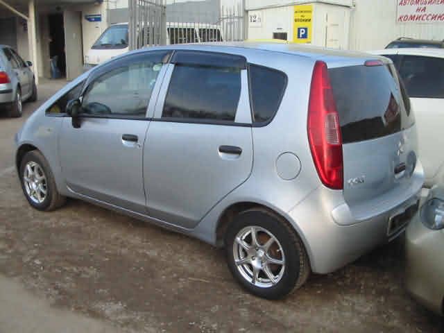 2002 Mitsubishi Colt