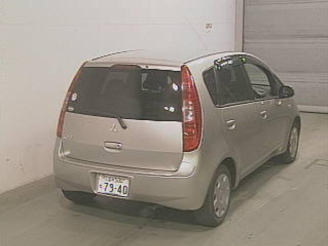 2002 Mitsubishi Colt Pictures