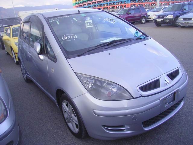 2002 Mitsubishi Colt Photos