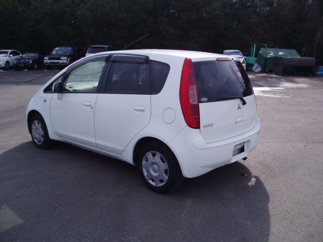 2002 Mitsubishi Colt Pictures